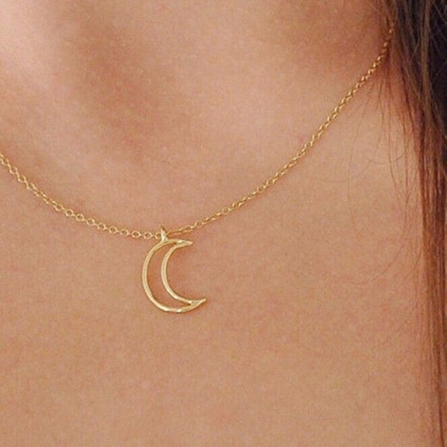 Hollow Moon Necklace - Trendy European Style Jewelry